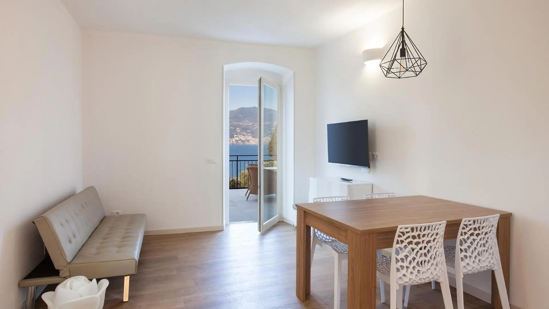 Casa Karin-Vista Lago Torri Del Benaco Daire